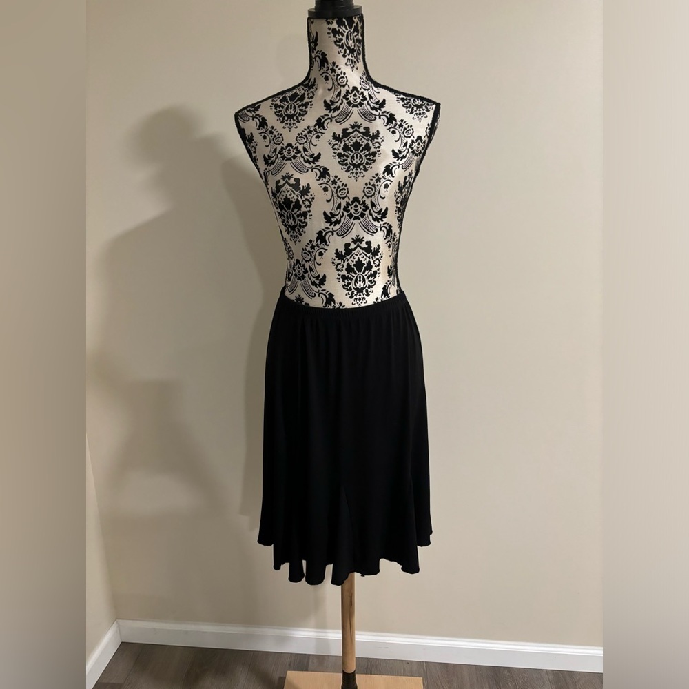 Briggs New York Black Shift Skirt​​​​​​​​​​​​​​​